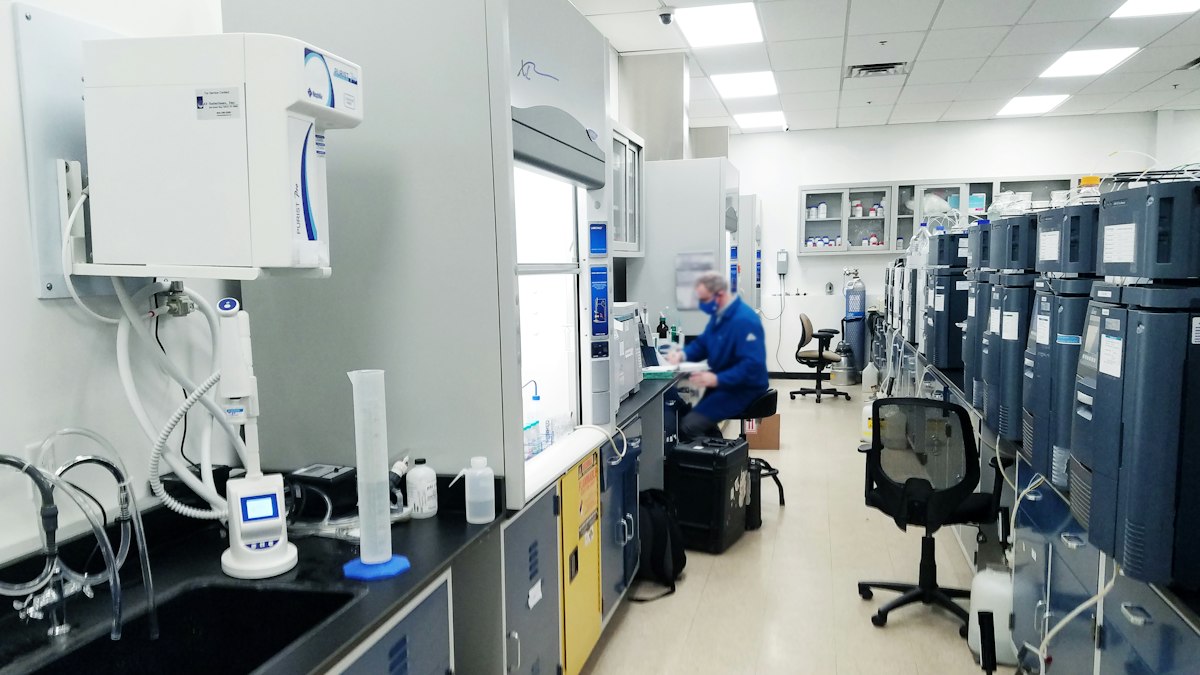 Analytical instrument used to measure peptide purity